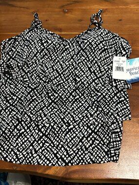 American Beach Women's Swim top, Black and White, Size 14, new with Tags